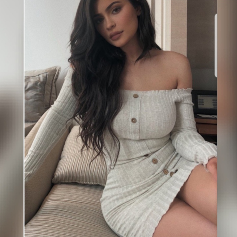 Over the shoulder dress